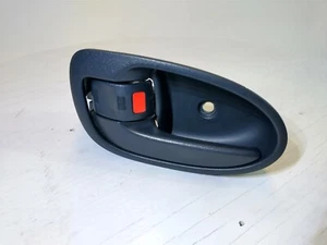 Controlador delantero usado FABRICANTE DE EQUIPOS ORIGINALES Toyota Yaris LH manija interior puerta 69206-52110-B1 - Imagen 1 de 4