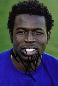 HANNOVER 96: MAME BIRAM DIOUF SIGNED 6x4 PORTRAIT PHOTO+COA - Picture 1 of 1