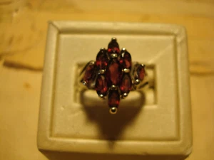 Vintage Avon JJJ 925 Sterling Ring mit 9 Marquise Rhodolith Granat Cluster Gr.8 - Bild 1 von 10