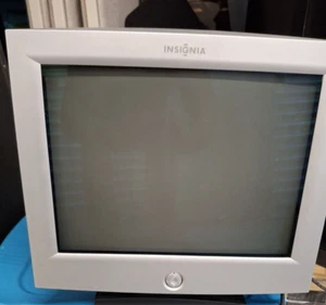 Insignia C170 786N VGA CRT 16" Computer Monitor 2005, Vintage Gaming - Picture 1 of 3