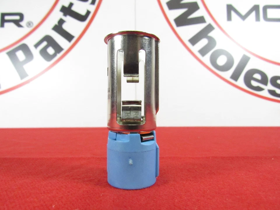 Enchufe encendedor toma de corriente Dodge Ram Chrysler Jeep NUEVO OEM MOPAR Foto 1 de 4