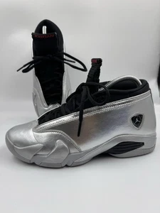 Air Jordan 14 donna retrò basse argento metallizzato DH4121-060 taglia 9 - Foto 1 di 19