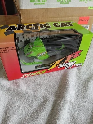 Arctic Cat Diecast Toy 2003 ZR 900 NIB Collectible Snowmobile 4239-059 - Image 1 of 4