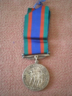 WW2 Canadian Volunteer Service Medal - Image 1 of 4