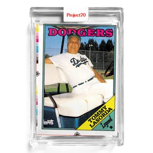 Tommy Lasorda Topps Project 70 Bobby Hundreds #113/1554 1988 design con scatola - Foto 1 di 2