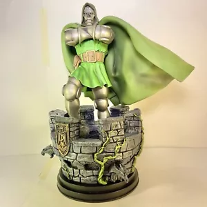 VINTAGE Doctor Doom Statue In PERFECT Condition HUGE DOCTOR DOOM Statue WITH BOX - Picture 1 of 12