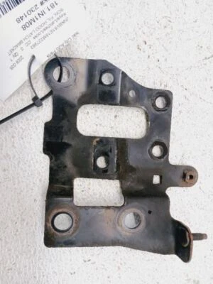 07-15 INFINITI G35/G37/Q60 Soporte de cierre de capó delantero OEM 625E3-JK00A Foto 1 de 4