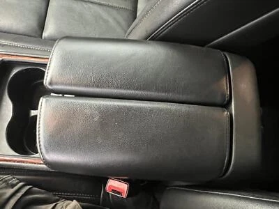 Used Front Lower Center Console fits: 2016 Lincoln Mks floor w/o heated rear sea - Image 1 of 4