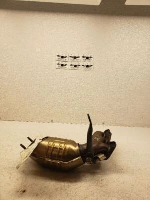 Colector de escape trasero Toyota Sienna pasajero motor 3,5 L 2GRFE 2007-2010 FABRICANTE DE EQUIPOS ORIGINALES Foto 1 de 4