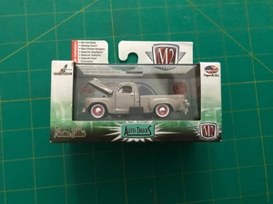 M2 Machines 1949 Studebaker 2R Tow Truck 1:64 - Bild 1 von 4