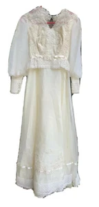 VINTAGE WEDDING DRESS IVORY SMALL SCALLOPED LACE LONG PUFFY SLEEVE bustle train - Picture 1 of 12