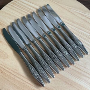10 Vintage Oneida Lasting Rose Knives Stainless Steel Embossed Rose 8-1/2" - Picture 1 of 7