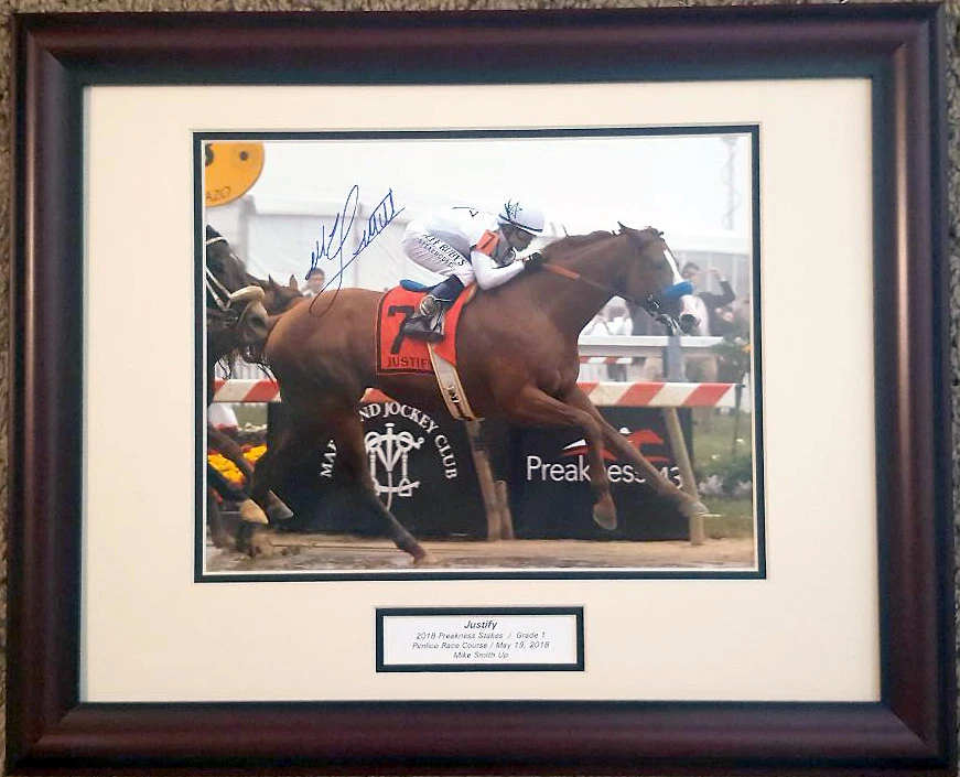 Foto emoldurada Justify 2018 Preakness 8" x 10" assinada Mike Smith nova! - Imagem 1 de 3