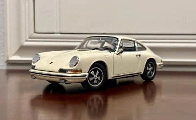Coche modelo diecast AUTOart Porsche 911s 1967 crema escala 1/18 | RARO Foto 1 de 4