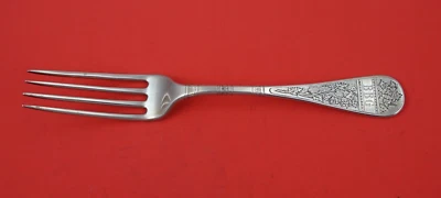 Tenedor regular King William grabado por Tiffany and Co Sterling con uvas 7 3/4" Foto 1 de 2