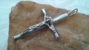 VINTAGE SOLID STERLING SILVER LARGE BOLD 1 15/16" 3.7g CATHOLIC CRUCIFIX PENDANT - Picture 1 of 12