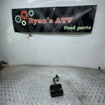 Регулятор напряжения выпрямителя 2012-2022 SUZUKI BOULEVARD C50 VL800T - Изображение 1 из 4