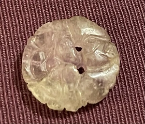 Antiguo botón de costura chino de piedra amatista tallada vintage - Imagen 1 de 3