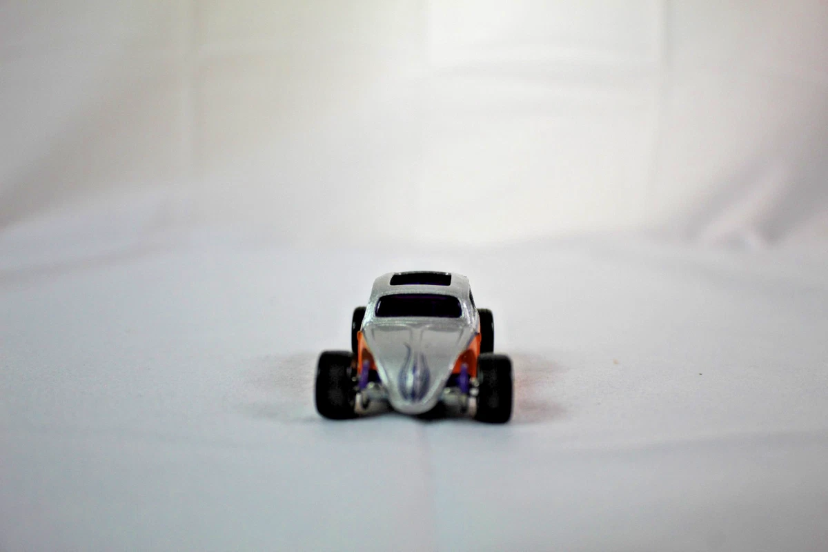 Hot Wheels Hot Wheels Larry's Garage Volkswagen Diecast & Toy