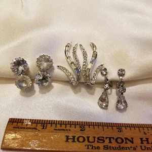 Vintage 3 Pair Clear Rhinestone Coro Clip On Earrings - Picture 1 of 8