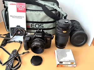 Cámara Canon EOS 620 enfoque automático 35 mm DSLR con/2 lentes filtros bolsa flash funciona - Imagen 1 de 11