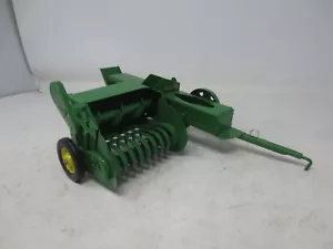 VINTAGE TRU SCALE 1/16 SCALE JOHN DEERE HAY BALER FARM TOY - Picture 1 of 6