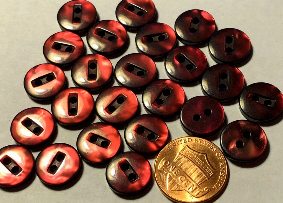 24 botones de costura de plástico rojo oscuro apagado perlado poco más de 7/16" 12 mm 10504 Foto 1 de 1