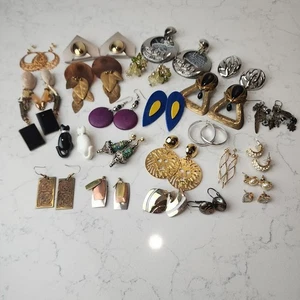 Lot of 24 Pair Vtg pierced Earrings Some missing backs - Picture 1 of 7