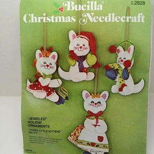 Vtg BUCILLA 2828 Christmas Needlecraft Kit THREE LITTLE KITTENS Cats Makes 4 - Picture 1 of 4