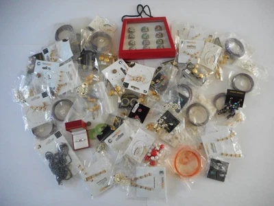 lot bijoux fantaisie collier bracelet boucle d'oreille bague neuf revendeur - Immagine 1 di 4