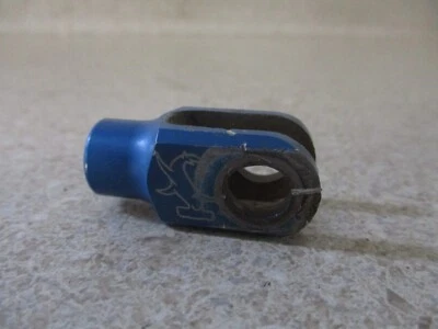 Yamaha YZ 250 2005 Hammerhead Billet azul freno trasero hendidura montaje, M106 Foto 1 de 4