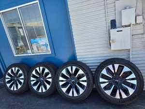 New 22" Ford F-150 LIMITED Plus OEM factory wheels Expedition F150 MICHELIN - Picture 1 of 17