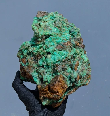 2.55 Kgs  Beautiful Natural Smithsonite Quartz Crystal Specimen - Image 1 of 4