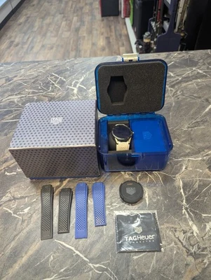 Reloj inteligente conectado TAG Heuer SAR8A80 con cargador y bandas adicionales Foto 1 de 4