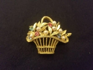 Vintage Signed Gerry’s Faux Pearl Rhinestone Flower Basket Brooch Pin - Picture 1 of 4
