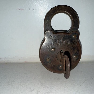 Candado maletero vintage Eagle seis palancas con llave 2M6. En buen estado de funcionamiento Foto 1 de 4