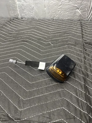 OEM Chevrolet Silverado 2500HD, 3500HD Lámpara de separación del lado izquierdo del conductor Arañazos Foto 1 de 4