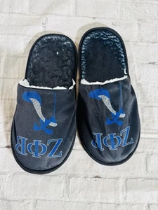 Zeta Phi Beta Sorority Gifts - Acogedoras zapatillas de tacón brillantes blancas y negras - Imagen 1 de 5
