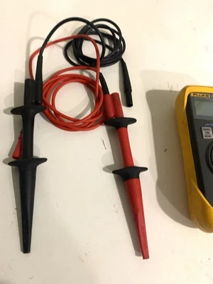 Fluke 705 Loop Calibrator with Fluke Leads, Used, Good Working Condition - Image 1 of 4
