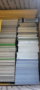 Medium Flat Rate Box Of Baseball, Basketball, Football Cards Vintage 80’s 90's - Bild 1 von 6