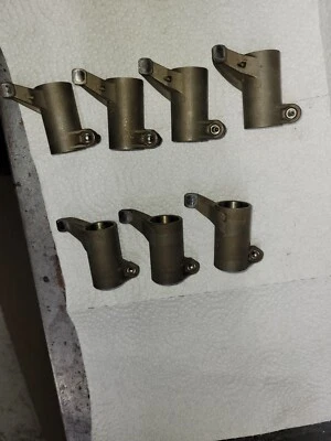 4 tomas - 3 escape, 5.7L 6.1L 6.4L HEMI CHRYSLER DODGE JEEP BRAZO BASCULANTE ADMISIÓN Foto 1 de 2