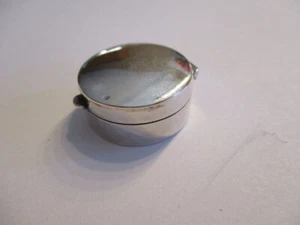 Scatola portapillole argento sterling rotonda liscia argento massiccio 925 3/4 pollici rotonda piccola scatola - Foto 1 di 3