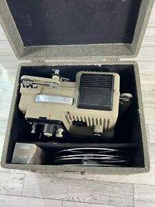 Eumig P8 8mm silent cine projector MADE: 1954-1968 in Vienna Vintage W/Case