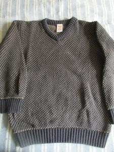 VGUC Gymboree Size L(10-12) Boys V Neck Navy/Gray Pattern Sweater - Picture 1 of 3