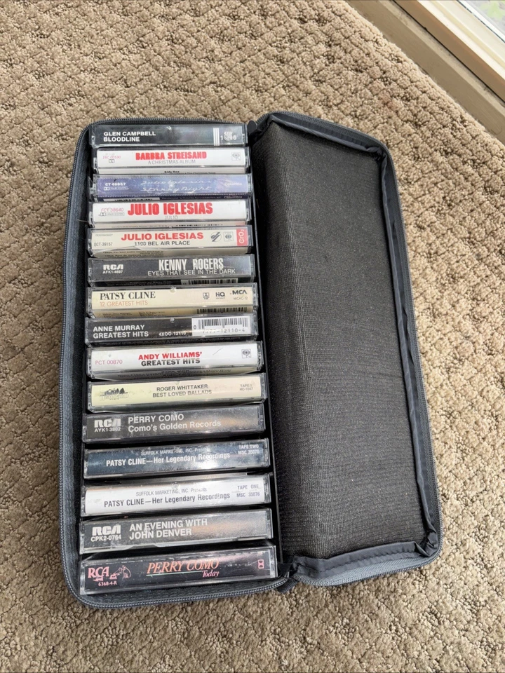 Cassette tape Lot 15 Perry Como Patsy Cline case John Denver Iglesias Patsy 80s Foto 1 de 4