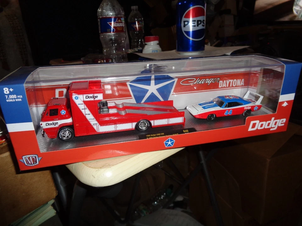 M2 Auto Haulers DODGE R40 1966 Dodge L600 COE & 1969 Dodge Charger Daytona bhau8 - Image 1 of 1
