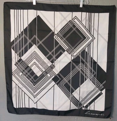 Bufanda Leonardi Poliéster Blanco y Negro Talla 30"X 31" Foto 1 de 4