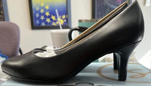 LifeStride Women's Parigi Dress Pump, Black Smooth, 8.5 X-Wide New - Picture 1 of 5