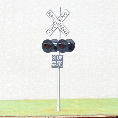 1 x O Scale railroad crossing signals LED made 4 target faces silver  - Image 1 of 4