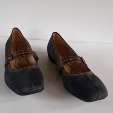 naturalizer dress shoes wide width
